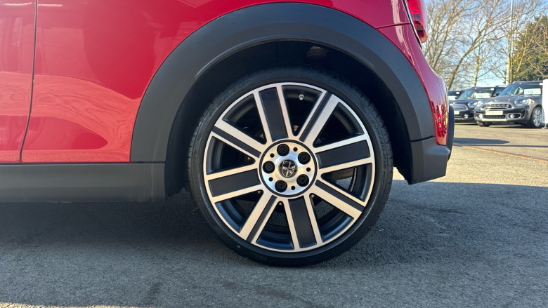 MINI Hatchback 2.0 Cooper S Exclusive 3dr Auto Petrol Hatchback